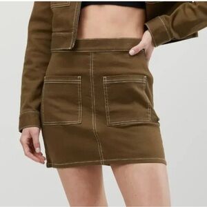 Oak and Fort front pocket skirt with side zipper. Size 8, NWOTS